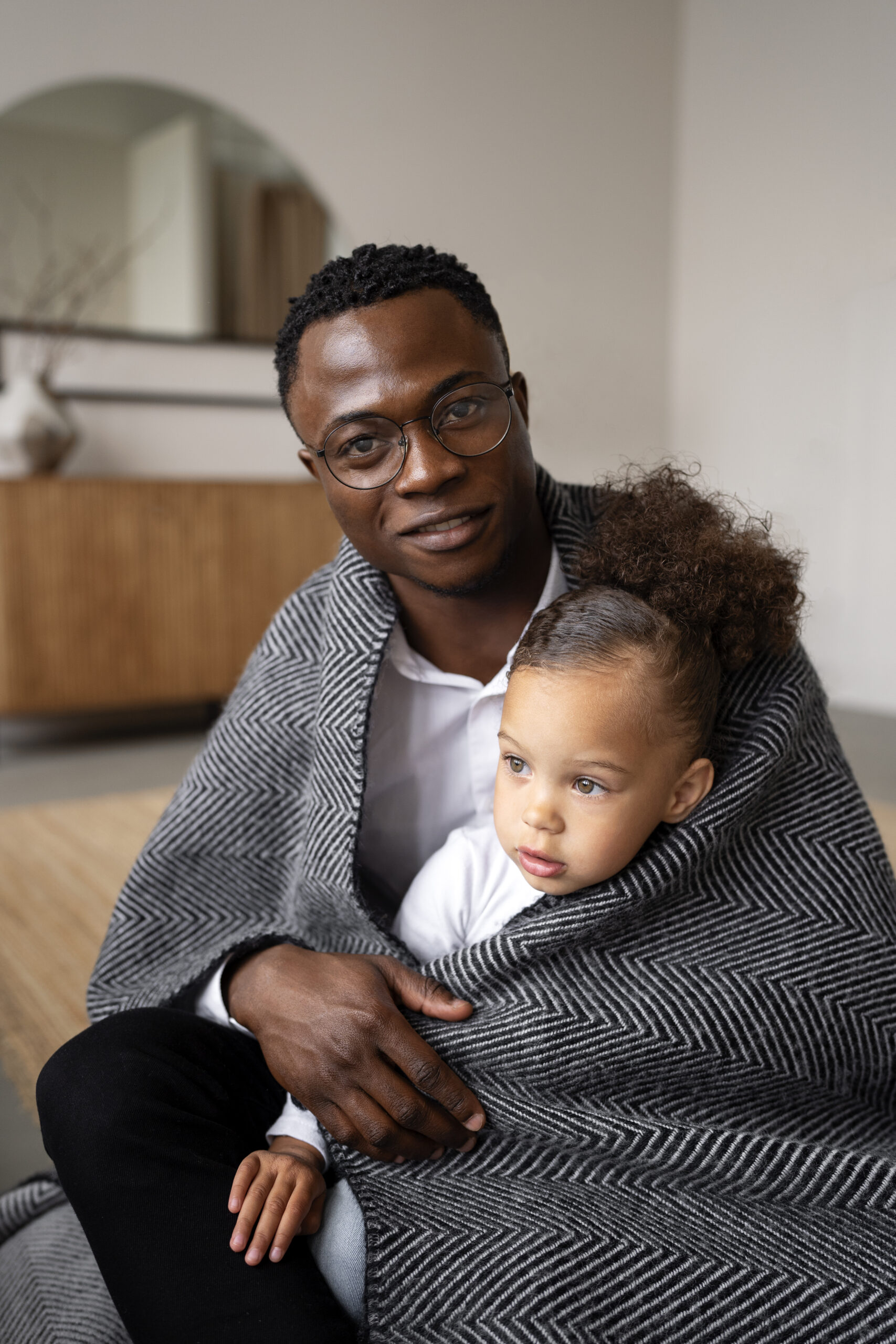 black-baby-spending-time-with-her-dad